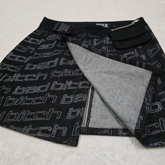 Poster Grl ✦ Black Denim Wrap Skirt ✦ Belted Pocket Text Print Size M NWT - Picture 6 of 14
